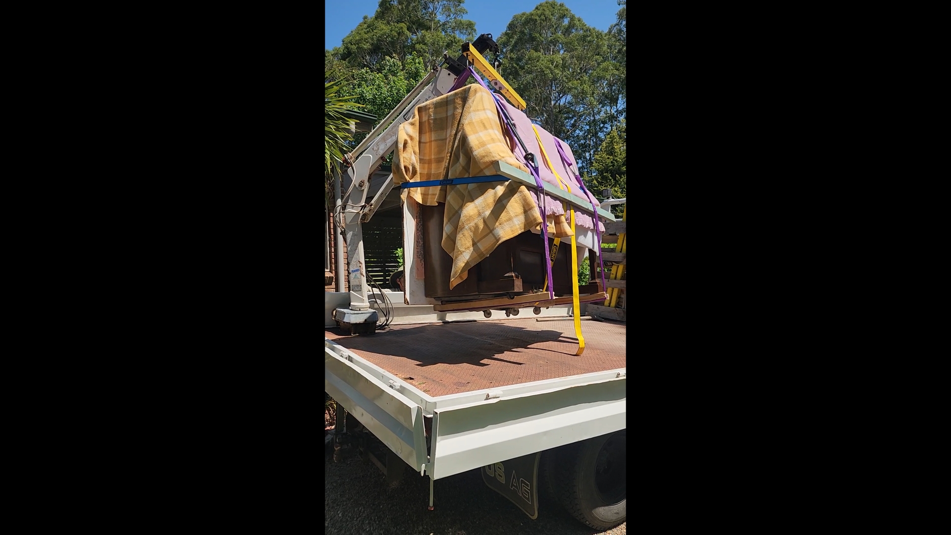 Antique pianola lift